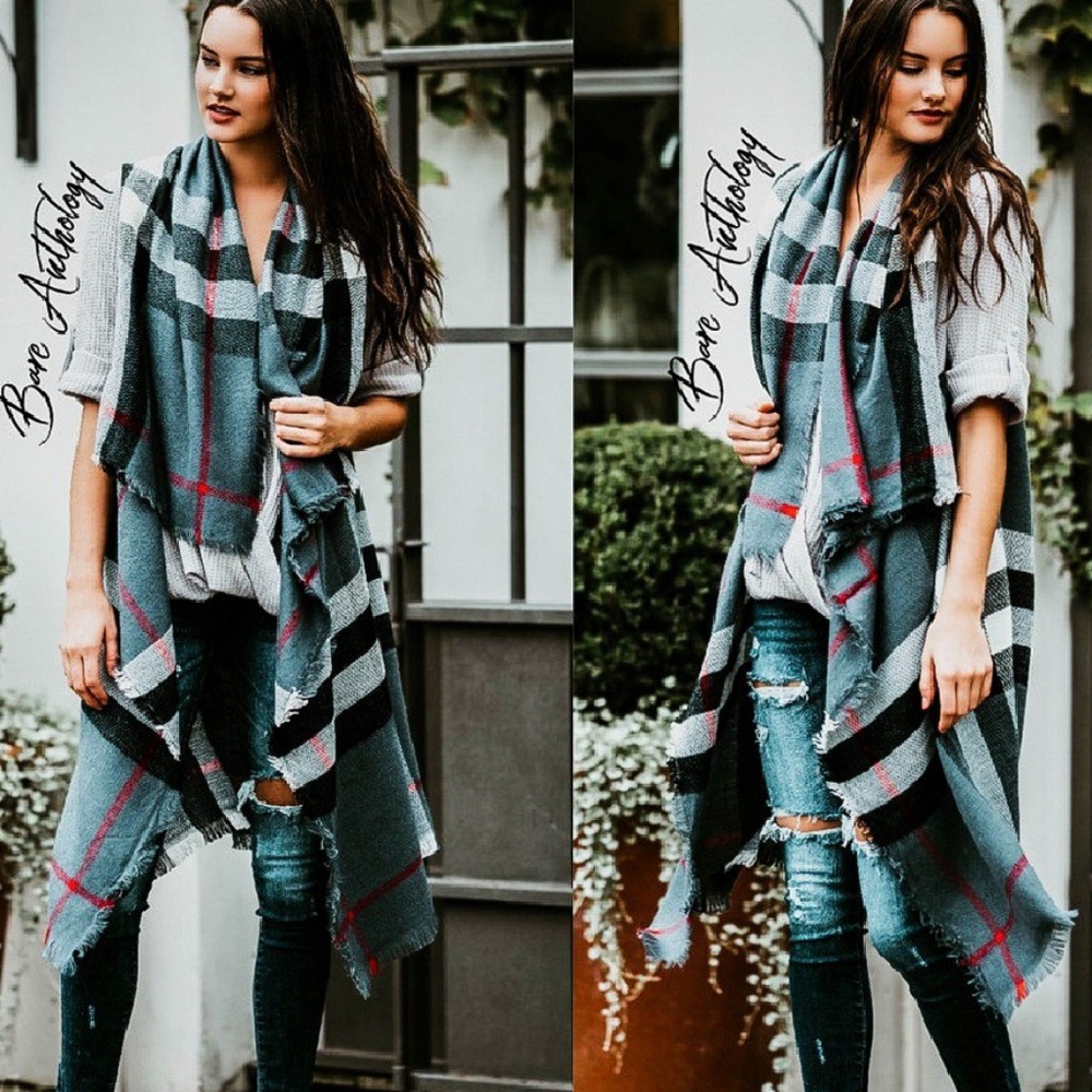 🌥🌂Super Versitle BLUE GRAY PLAID BLANKET VEST - Picture 1 of 3
